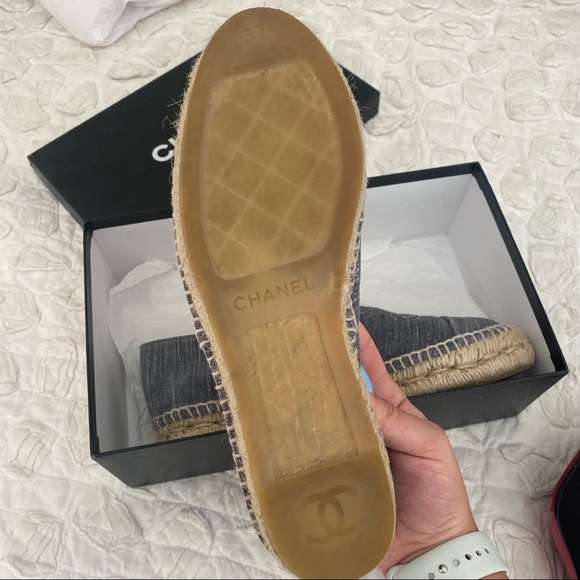 Chanel Espadrille Flats. - Picture 4 of 5